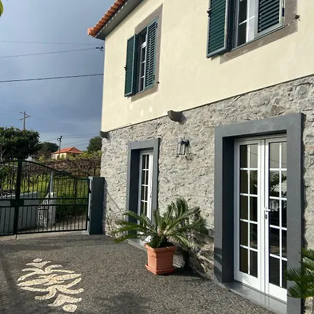 Santinhos Estreito da Calheta