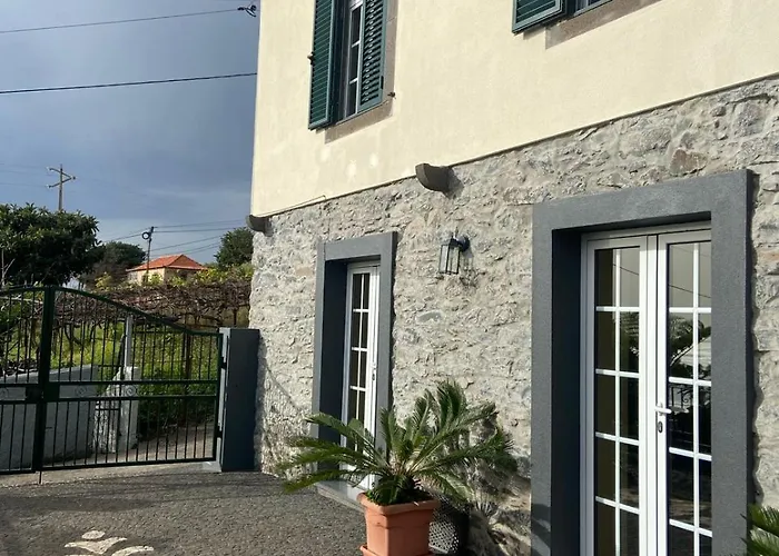 Santinhos Estreito Da Calheta